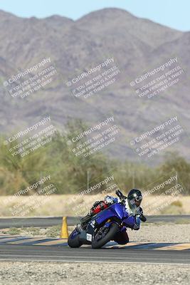 media/Oct-30-2025-Racers Edge (Thu) [[dabbdaf680]]/3-B Group/Session 5 (Turn 6)/